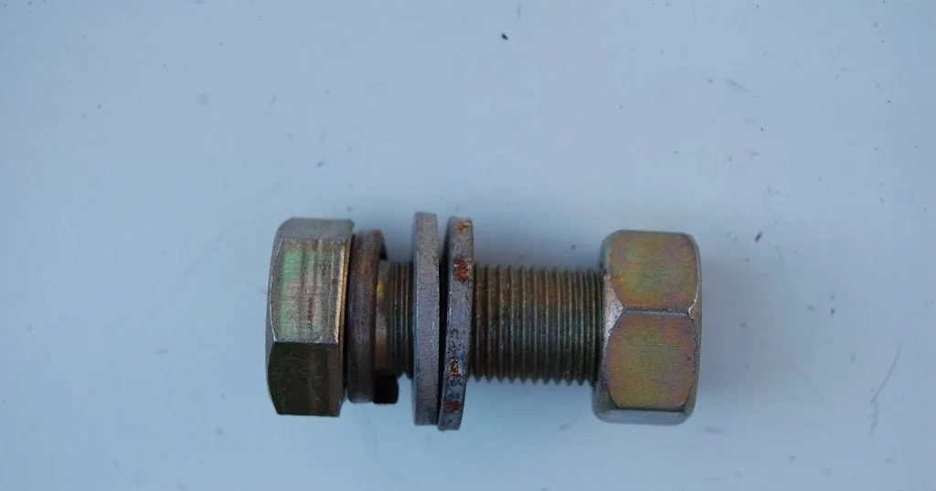 купить Болт М16х45х1.5 седельного устройства в сборе